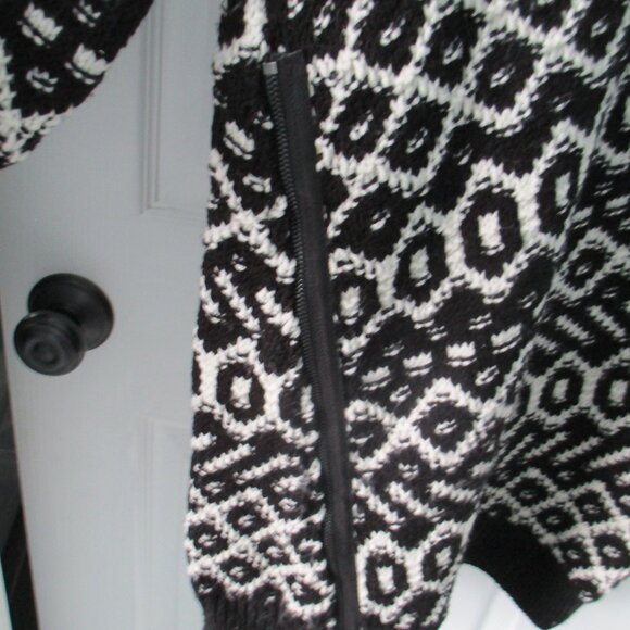 Ann Taylor chunky sweater - Picture 2 of 5